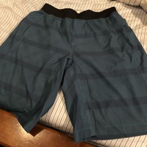 men’s lululemon shorts medium